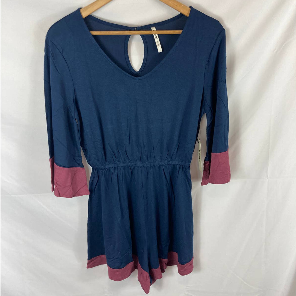 NWT Tresics Flared sleeve colorblock romper blue pink size Medium